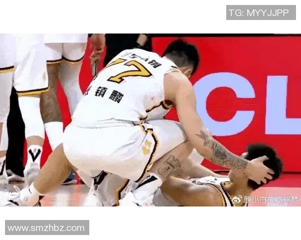 篮网与灰熊激战正酣比分悬念不断引发球迷热议